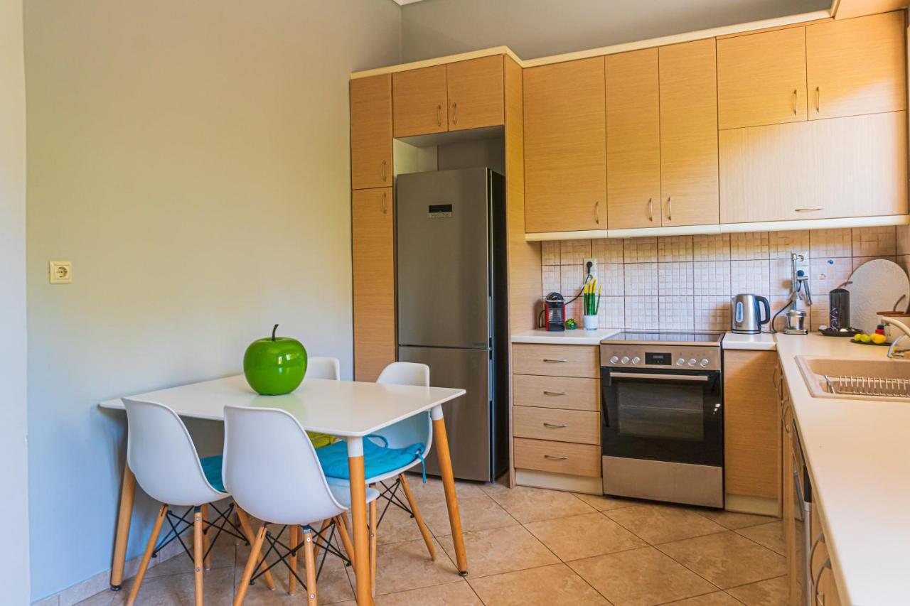 Bright 2Bd Apt, Garden View & Parking - Glyfada Atenas Exterior foto